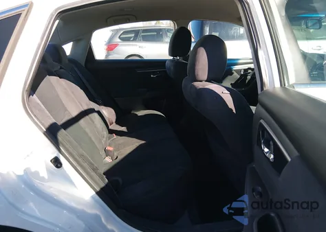 2014 Nissan Altima 2.5/2.5 S/2.5 Sl/2.5 Sv z USA, uszkodzony, nr VIN 1N4AL3AP5EN381238